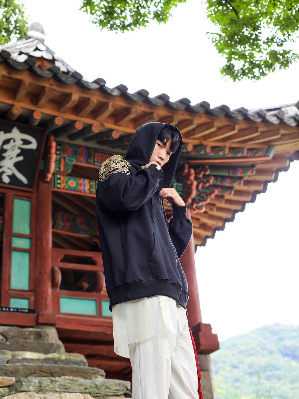 LEESLE - Black dragon hoodie