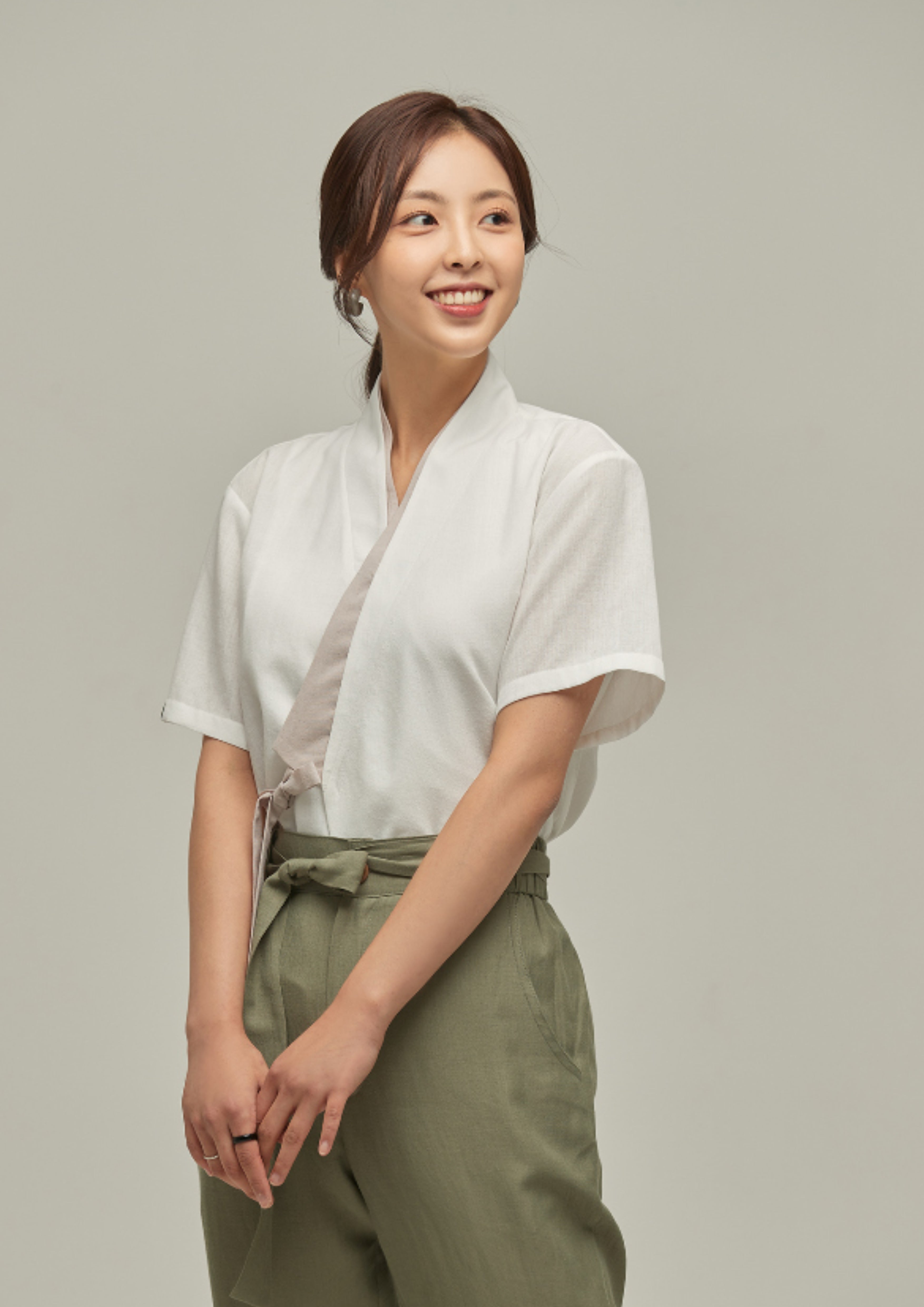 LEESLE - Beige Seonggit Jeogori (UNISEX)