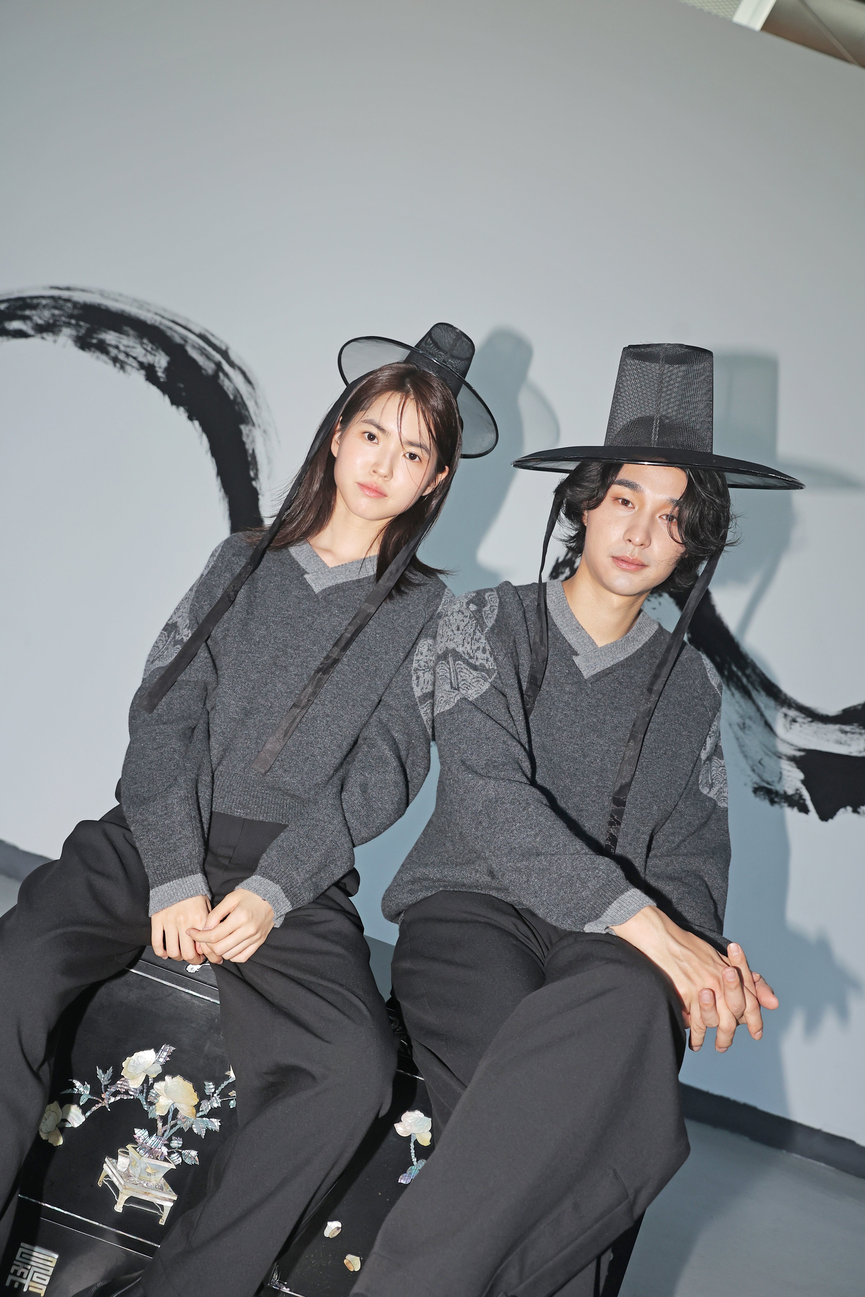 SONGHWA - Grey Irworobongdo cashmere blend knit
