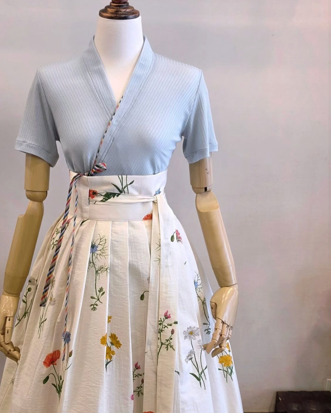 ILOVESONGHWA - White flower skirt